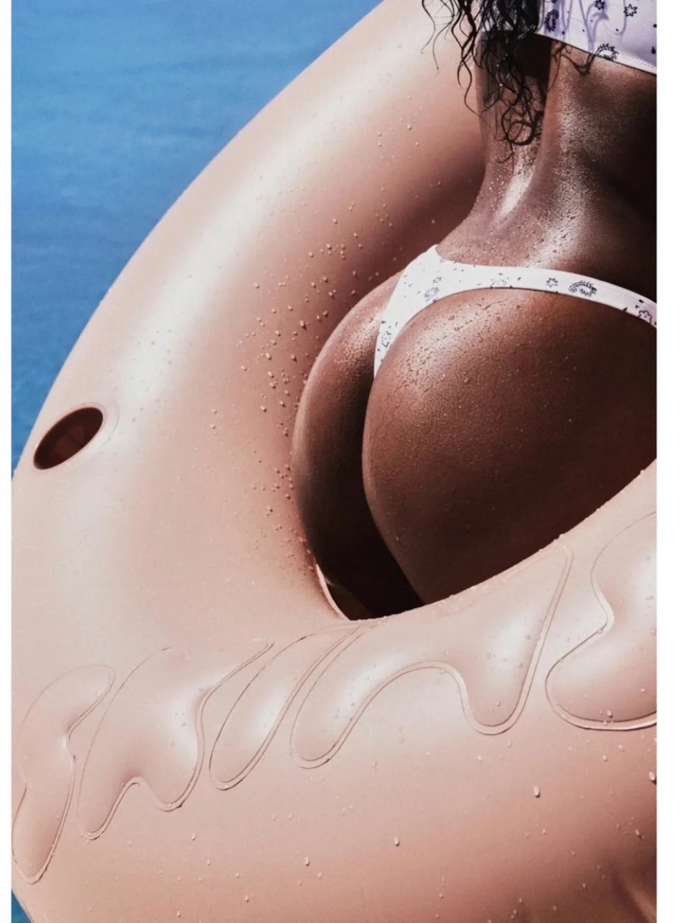 SKIMS Adult Embossed Tube Swim Float in Sienna